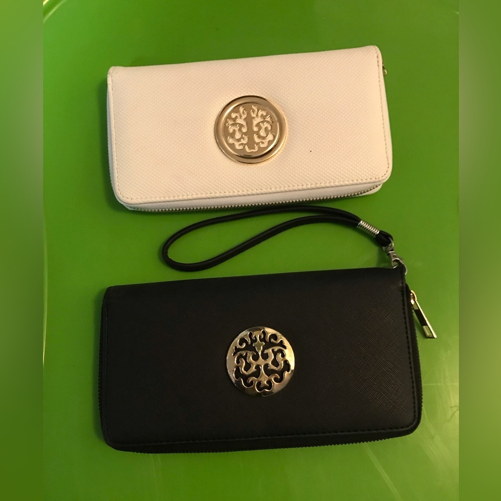 2 Faux leather Wallets
